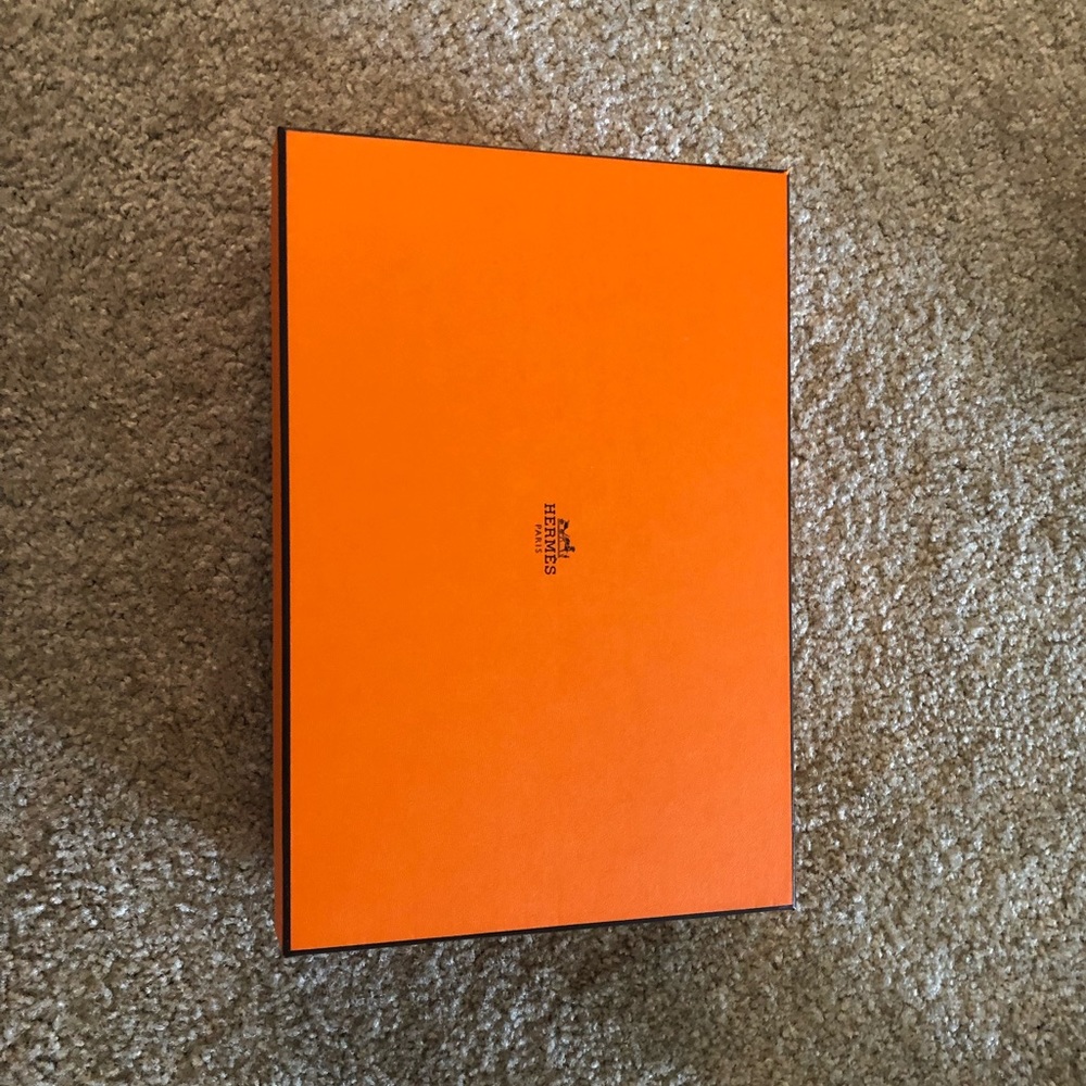 Hermès empty box